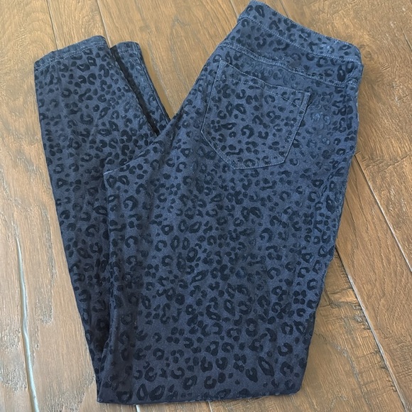 Women's Hue Leopard Flocked Print Denim Leggings Size Large Blue Midnight - Picture 1 of 8